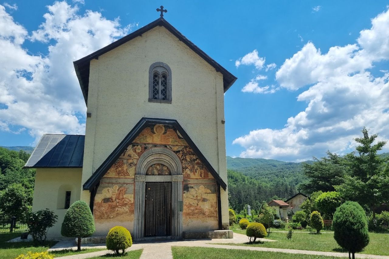 Klasztor Moraca - Wycieczki fakultatywne Czarnogóra