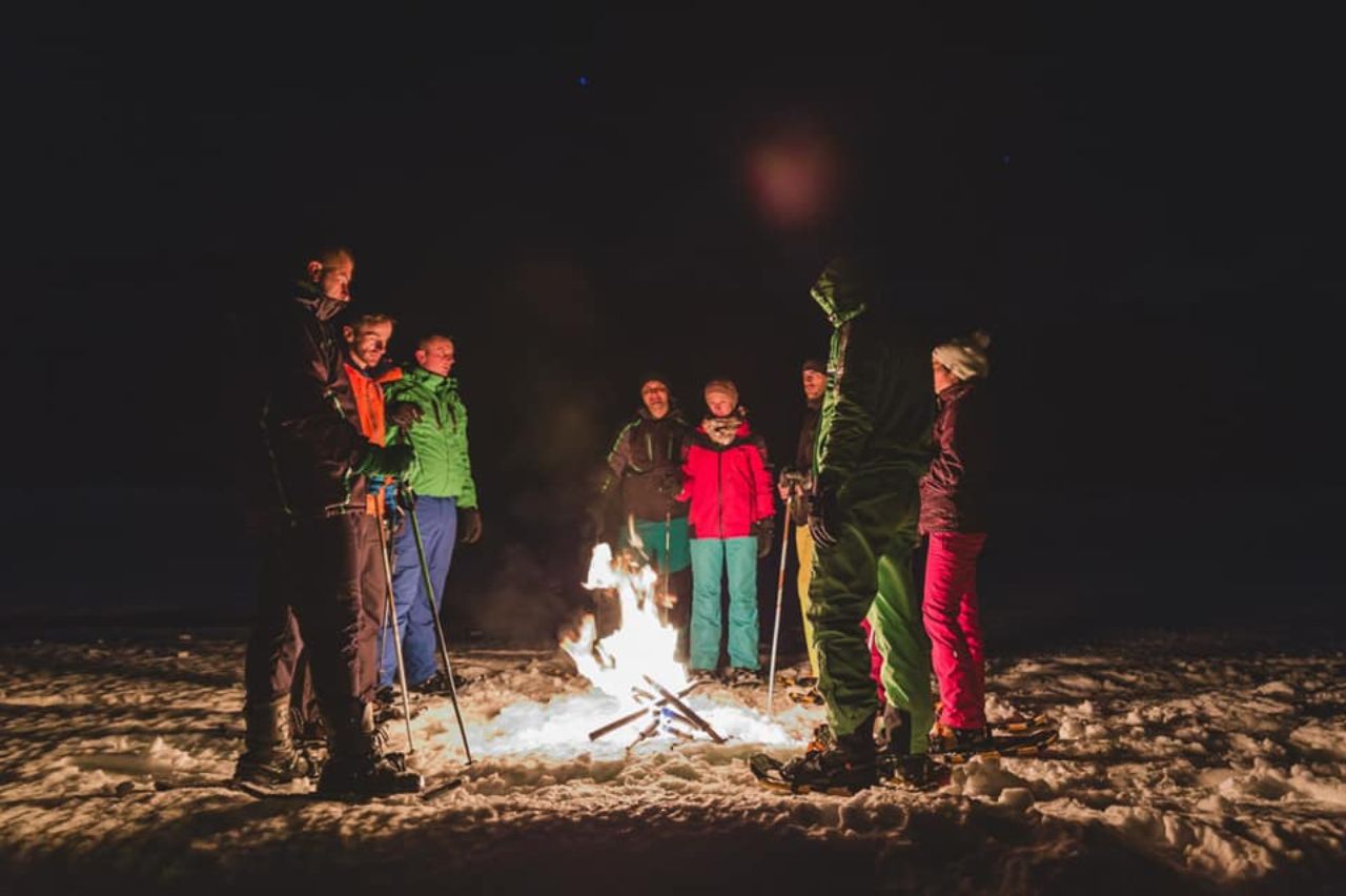Wieczorny trekking na rakietach śnieżnych - Wycieczki z Kolasina - Balkan Trip 